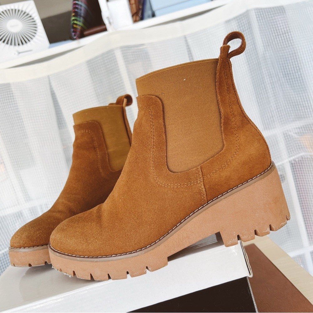 BLONDO | Tan Suede Ankle Boots